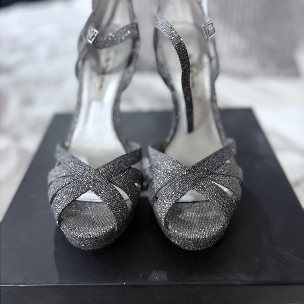 Nina Elegant Silver Strappy platform Women's Heels size 8